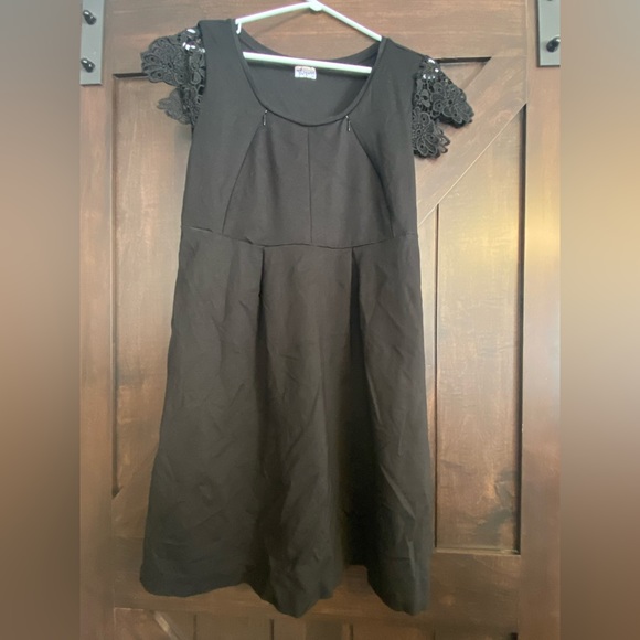 Black nursing dress - Picture 1 of 4